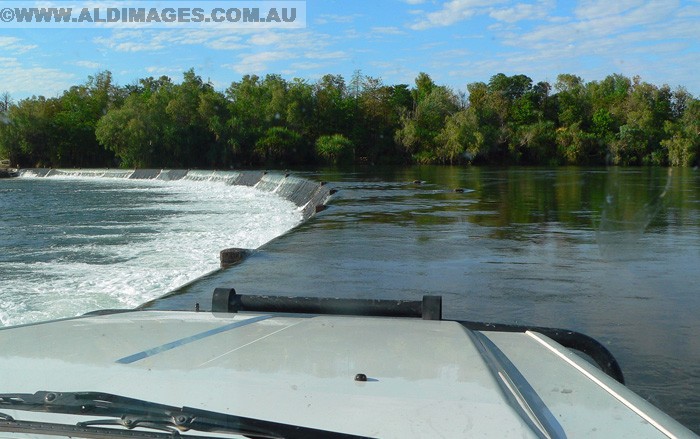 678x416 pixels (159K)